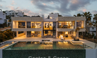 Spacious, modernist luxury villa for sale overlooking the golf course in Benahavis - Marbella 792493 