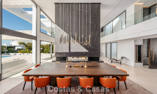 Spacious, modernist luxury villa for sale overlooking the golf course in Benahavis - Marbella 792498 