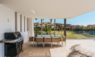 Spacious, modernist luxury villa for sale overlooking the golf course in Benahavis - Marbella 792505 