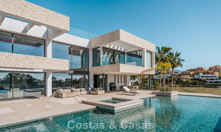 Spacious, modernist luxury villa for sale overlooking the golf course in Benahavis - Marbella 792508 