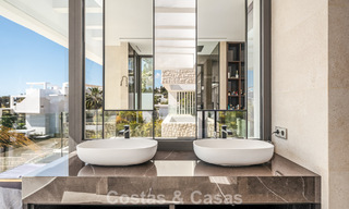 Spacious, modernist luxury villa for sale overlooking the golf course in Benahavis - Marbella 792516 