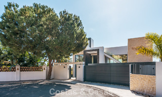 Spacious, modernist luxury villa for sale overlooking the golf course in Benahavis - Marbella 792521 