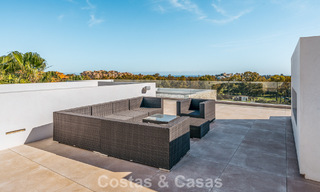 Spacious, modernist luxury villa for sale overlooking the golf course in Benahavis - Marbella 792522 