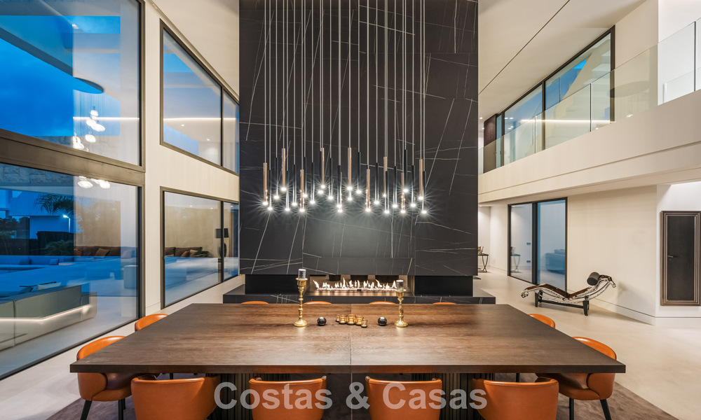 Spacious, modernist luxury villa for sale overlooking the golf course in Benahavis - Marbella 792527