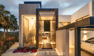 Spacious, modernist luxury villa for sale overlooking the golf course in Benahavis - Marbella 792529 