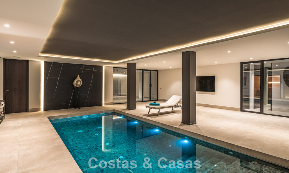 Spacious, modernist luxury villa for sale overlooking the golf course in Benahavis - Marbella 792537