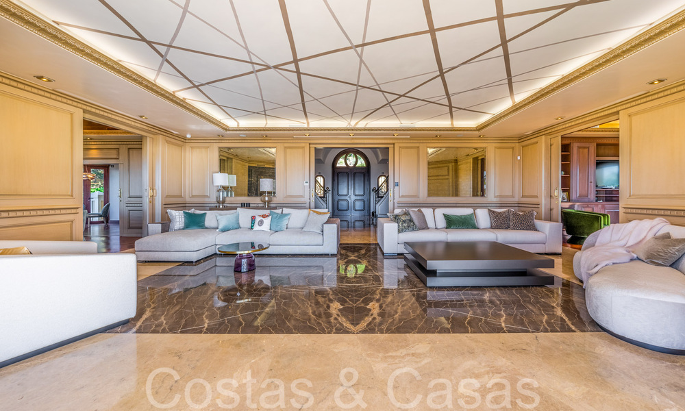 Imposing royal style villa for sale with panoramic sea views located in the hills of Marbella East 68191