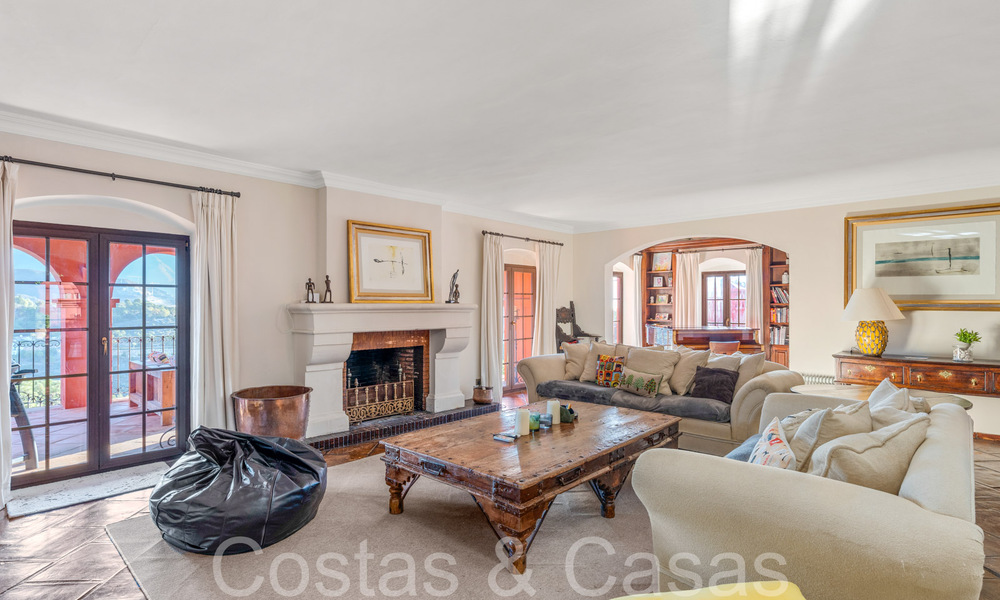 Majestic, Andalusian luxury villa for sale surrounded by nature in El Madroñal, Benahavis - Marbella 68503