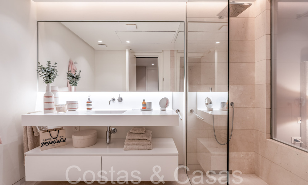Ready to move in! Contemporary garden apartment with beautiful sea views for sale, a short drive from Marbella centre 68666