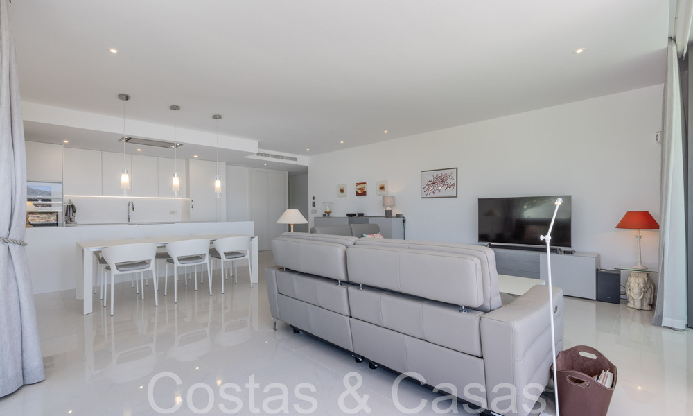 Ready to move in, modern, design apartment for sale near the golf course in the golden triangle of Marbella - Benahavis - Estepona 68809