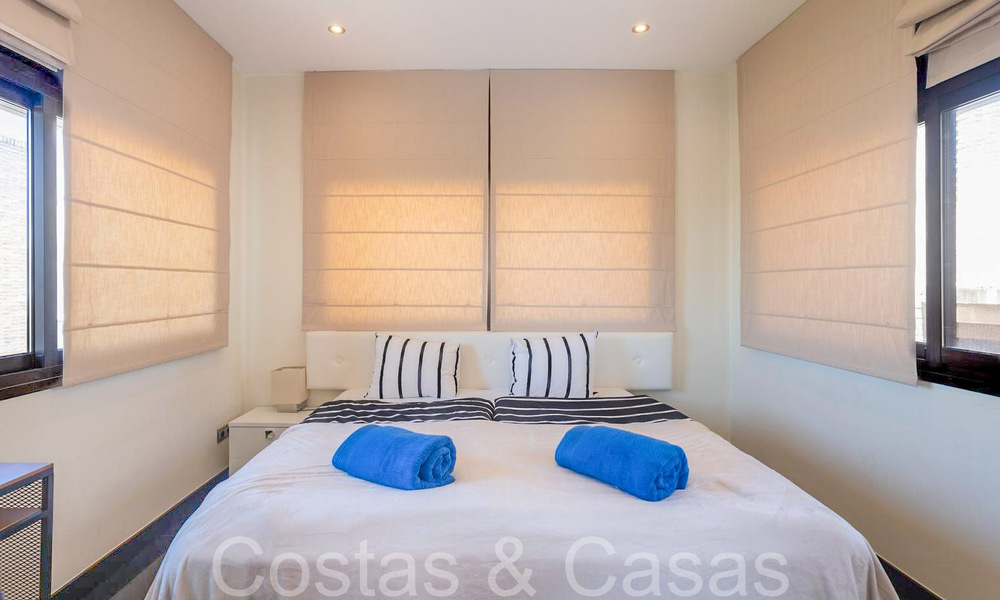 Penthouse for sale in a first line beach complex on the New Golden Mile between Marbella and Estepona 69350