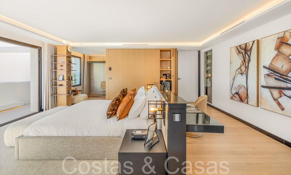 Prime duplex penthouse with panoramic sea views and private plunge pool for sale in Nueva Andalucia, Marbella 69444