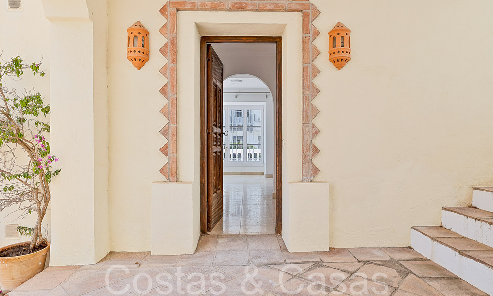 Charming townhouse for sale in a gated urbanization in the hills of Marbella - Benahavis 69486