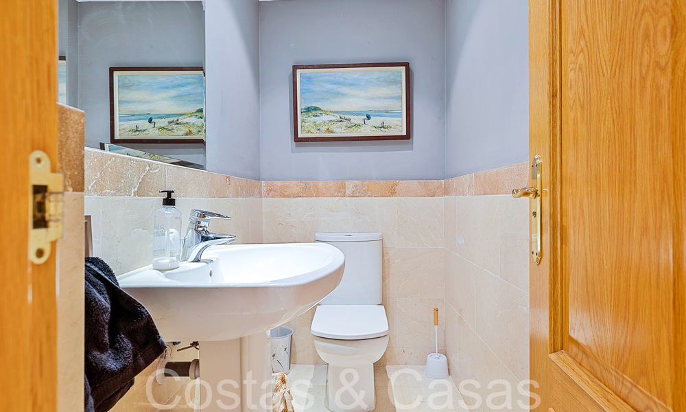 Spacious 3-bedroom apartment for sale within walking distance of the beach and the centre in San Pedro, Marbella 69553