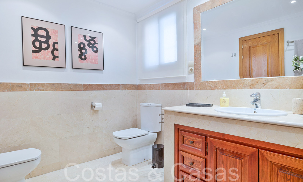 Spacious 3-bedroom apartment for sale within walking distance of the beach and the centre in San Pedro, Marbella 69563