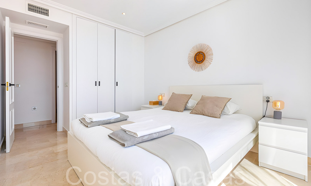 Ready to move in luxury penthouse with magnificent views of the golf course and the Mediterranean Sea for sale in Benahavis - Marbella 69605