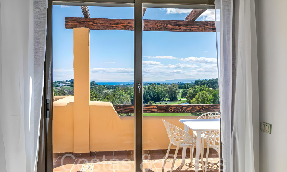 Ready to move in luxury penthouse with magnificent views of the golf course and the Mediterranean Sea for sale in Benahavis - Marbella 69606
