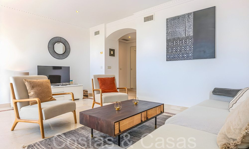 Ready to move in luxury penthouse with magnificent views of the golf course and the Mediterranean Sea for sale in Benahavis - Marbella 69608