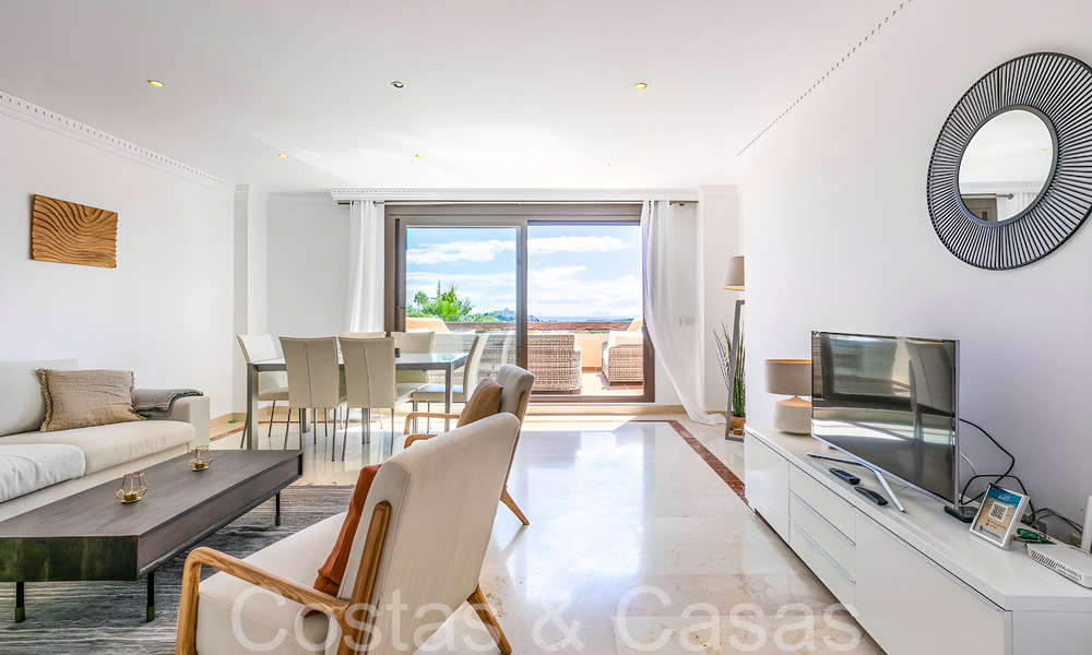 Ready to move in luxury penthouse with magnificent views of the golf course and the Mediterranean Sea for sale in Benahavis - Marbella 69619