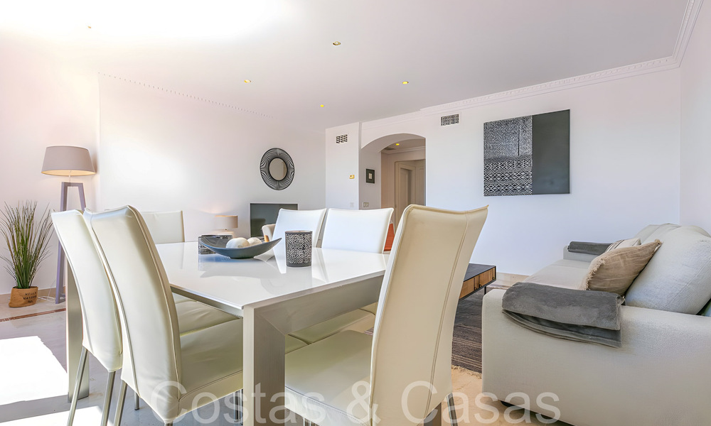 Ready to move in luxury penthouse with magnificent views of the golf course and the Mediterranean Sea for sale in Benahavis - Marbella 69630