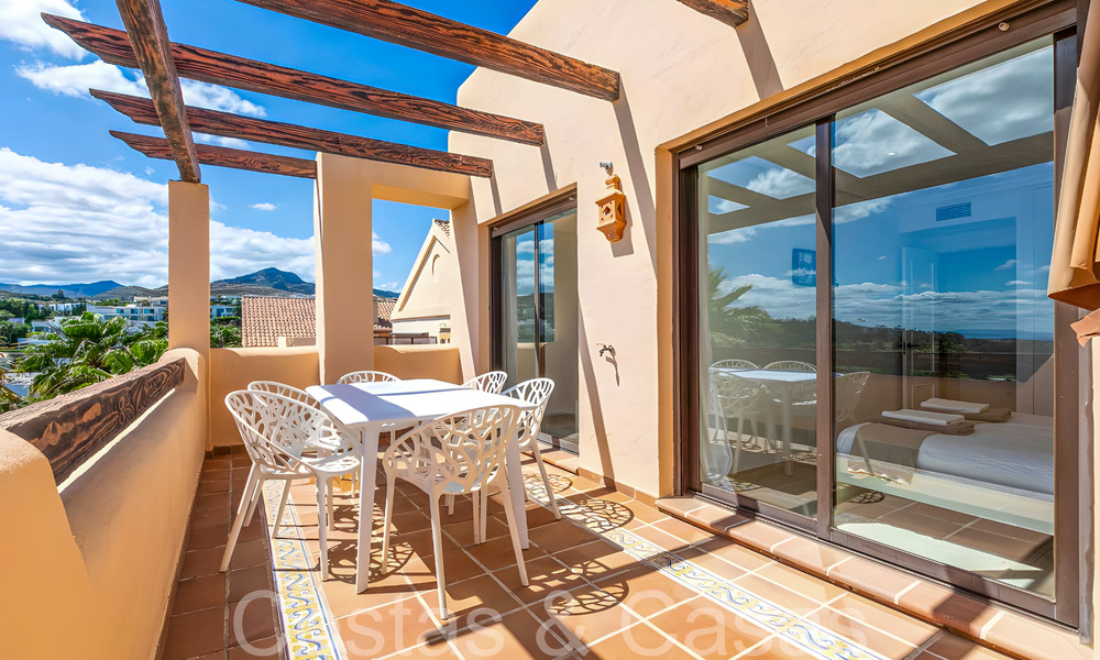 Ready to move in luxury penthouse with magnificent views of the golf course and the Mediterranean Sea for sale in Benahavis - Marbella 69636