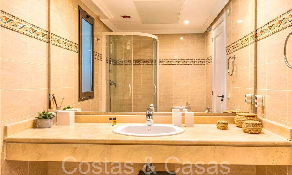 Ready to move in luxury penthouse with magnificent views of the golf course and the Mediterranean Sea for sale in Benahavis - Marbella 69639
