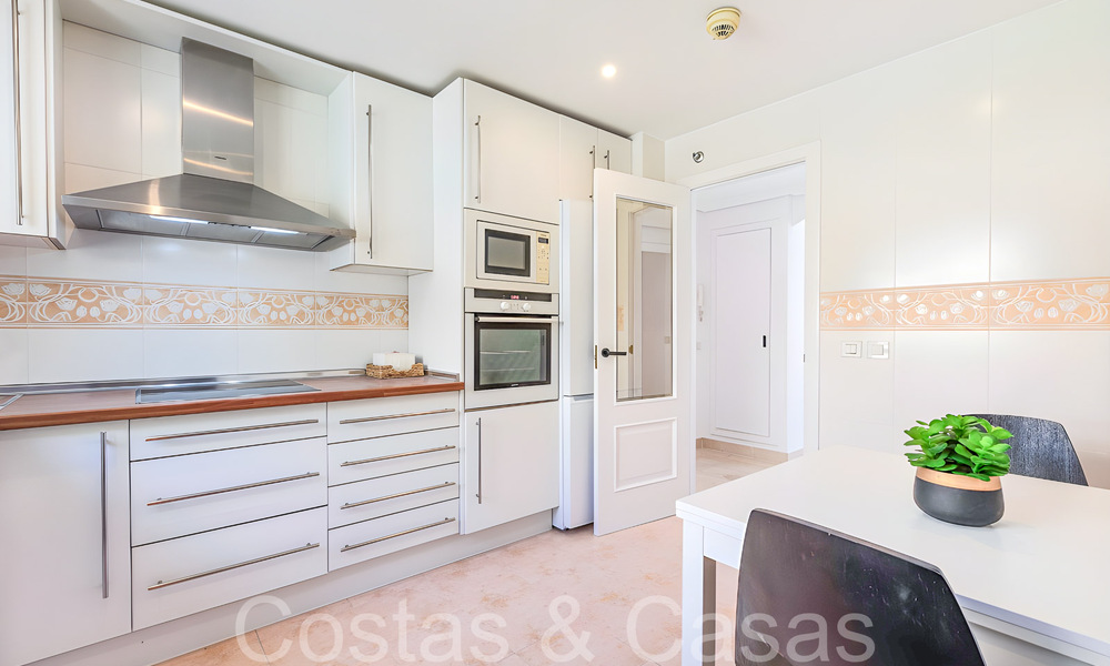 Ready to move in luxury penthouse with magnificent views of the golf course and the Mediterranean Sea for sale in Benahavis - Marbella 69640