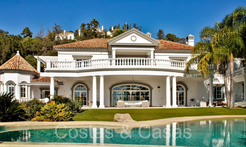 Classic Mediterranean villa with breathtaking sea views for sale, in the exclusive La Zagaleta resort in Benahavis - Marbella 69740