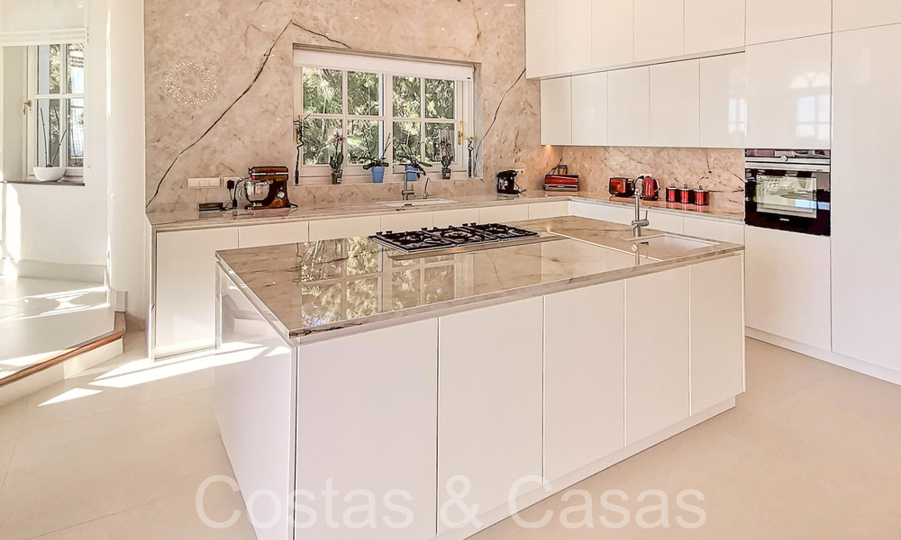 Classic Mediterranean villa with breathtaking sea views for sale, in the exclusive La Zagaleta resort in Benahavis - Marbella 69746