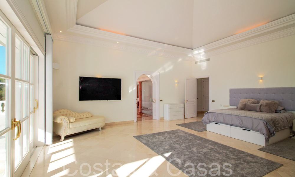 Classic Mediterranean villa with breathtaking sea views for sale, in the exclusive La Zagaleta resort in Benahavis - Marbella 69753