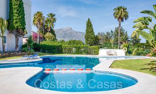 Luxuriously renovated apartment with golf and sea views for sale, adjacent to a premier golf course in La Quinta, Benahavis - Marbella 69948 