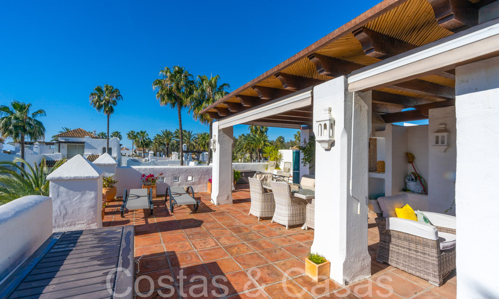 Penthouse for sale in a coveted beach complex on the New Golden Mile between Marbella and Estepona 70723