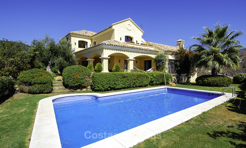 Luxury Villa for sale on golf resort Marbella - Benahavis 14075