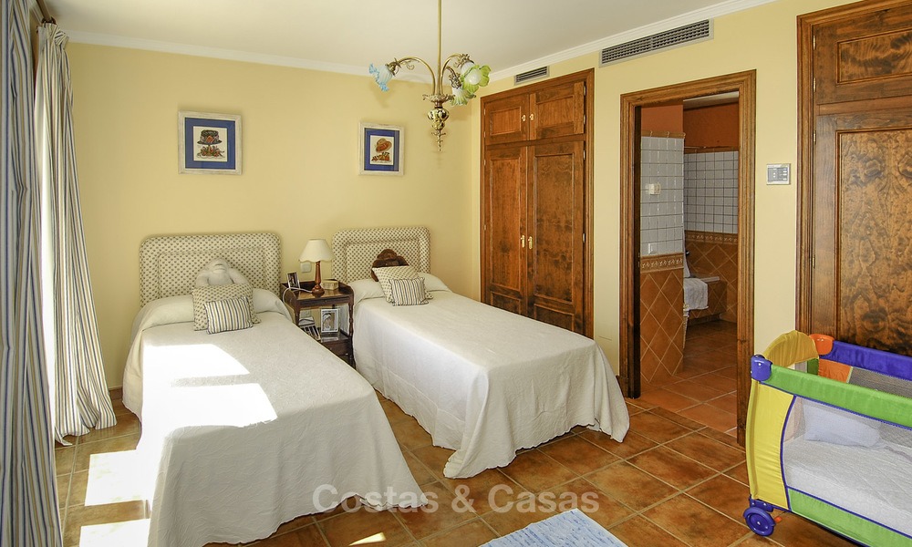 Luxury Villa for sale on golf resort Marbella - Benahavis 14085