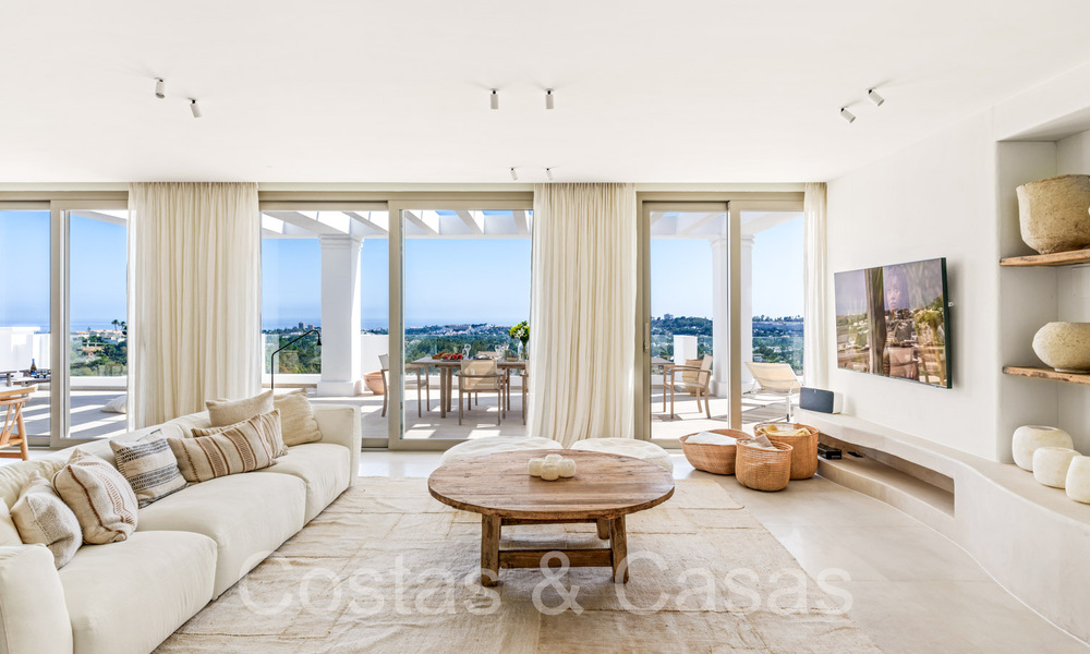 Stylish contemporary luxury Mediterranean penthouse for sale with unobstructed panoramic views in Nueva Andalucia, Marbella 71934