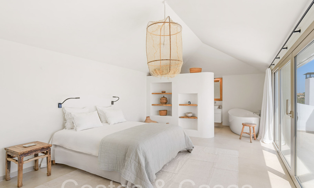 Stylish contemporary luxury Mediterranean penthouse for sale with unobstructed panoramic views in Nueva Andalucia, Marbella 71958