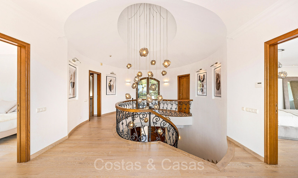 Majestic traditional style villa for sale with panoramic sea views in Marbella - Benahavis 72527