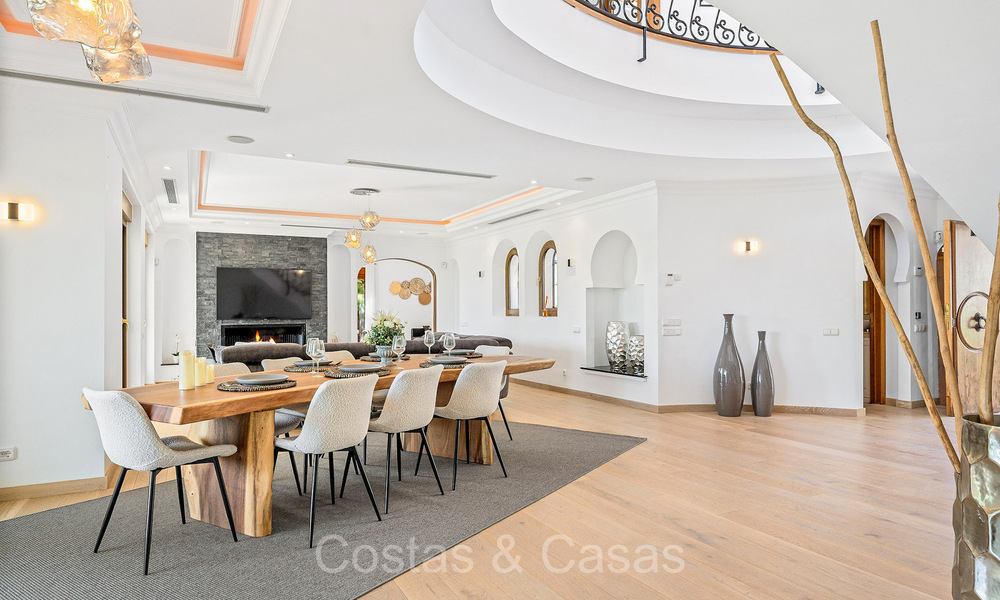 Majestic traditional style villa for sale with panoramic sea views in Marbella - Benahavis 72543