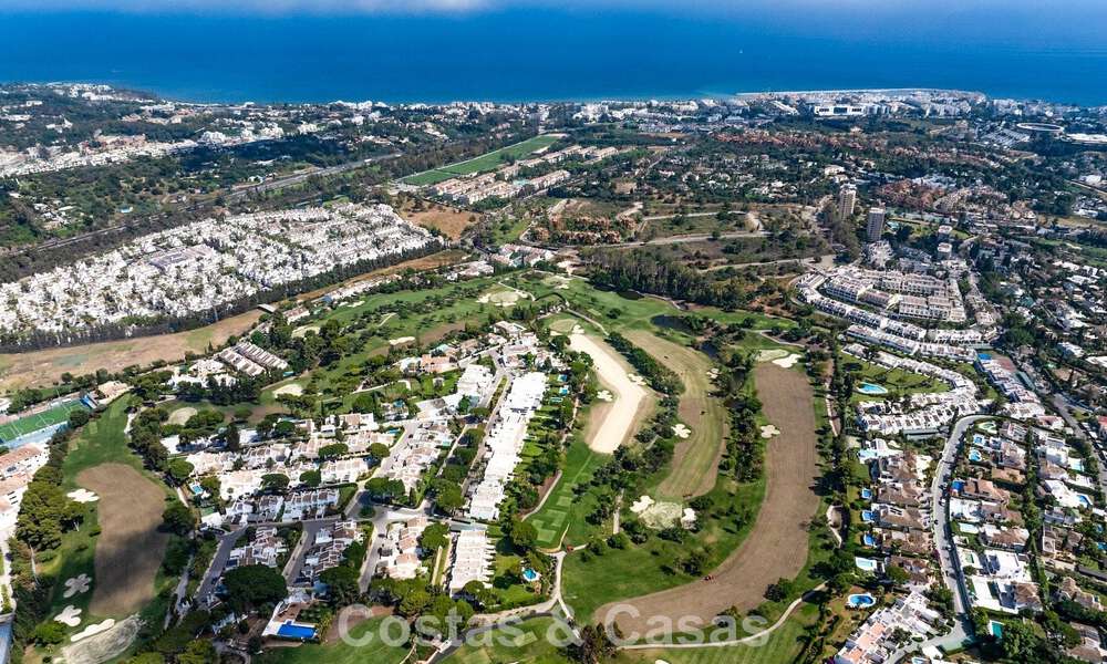 Houses for sale in a gated and secure development, surrounded by the Aloha Golf course in Nueva Andalucia, Marbella 805061