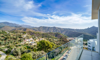 Move-in ready, contemporary apartment with sea views for sale in a gated community located in the hills of Marbella 73471 
