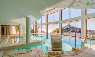 Move-in ready, contemporary apartment with sea views for sale in a gated community located in the hills of Marbella 73487 