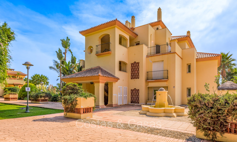 3 bedroom apartment for sale within walking distance to Puerto Banus and the beach in Nueva Andalucia, Marbella 73703