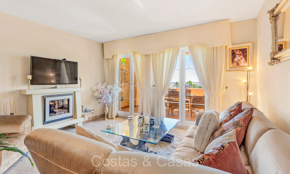 3 bedroom apartment for sale within walking distance to Puerto Banus and the beach in Nueva Andalucia, Marbella 73720