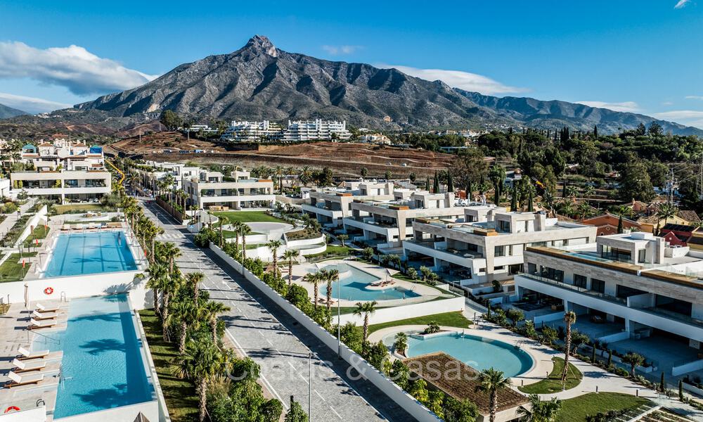 Move-in ready, prestigious duplex apartment for sale in a chic resort-style complex on Marbella’s Golden Mile 73835