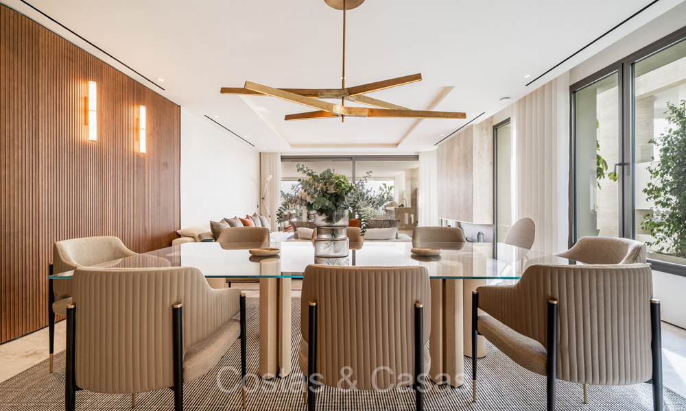 Move-in ready, prestigious duplex apartment for sale in a chic resort-style complex on Marbella’s Golden Mile 73836