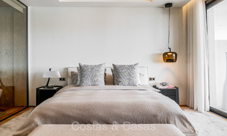 Move-in ready, prestigious duplex apartment for sale in a chic resort-style complex on Marbella’s Golden Mile 73850 