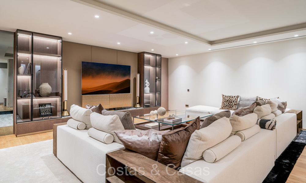 Move-in ready, prestigious duplex apartment for sale in a chic resort-style complex on Marbella’s Golden Mile 73851