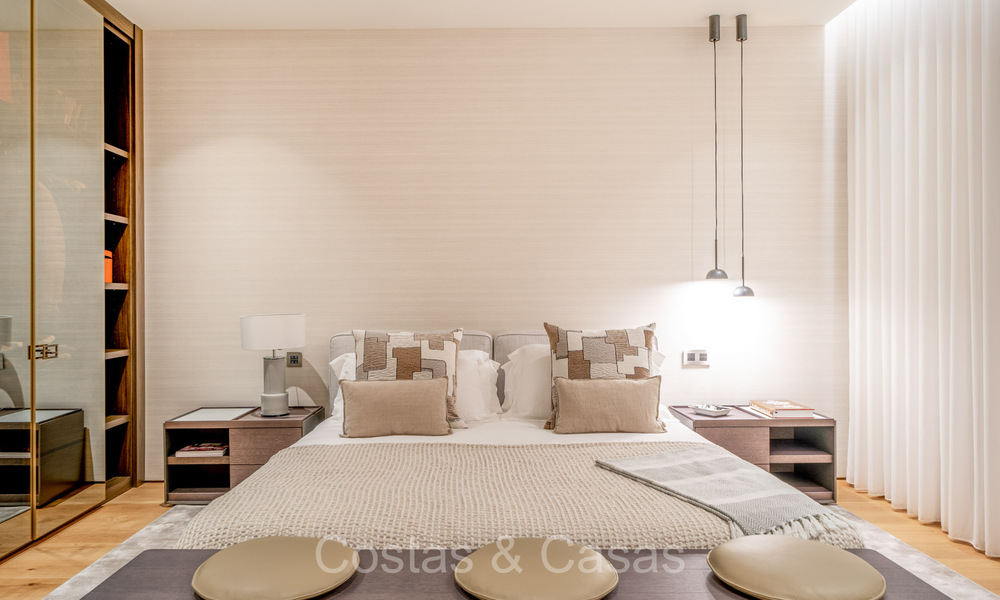 Move-in ready, prestigious duplex apartment for sale in a chic resort-style complex on Marbella’s Golden Mile 73853