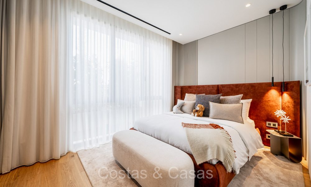 Move-in ready, prestigious duplex apartment for sale in a chic resort-style complex on Marbella’s Golden Mile 73857