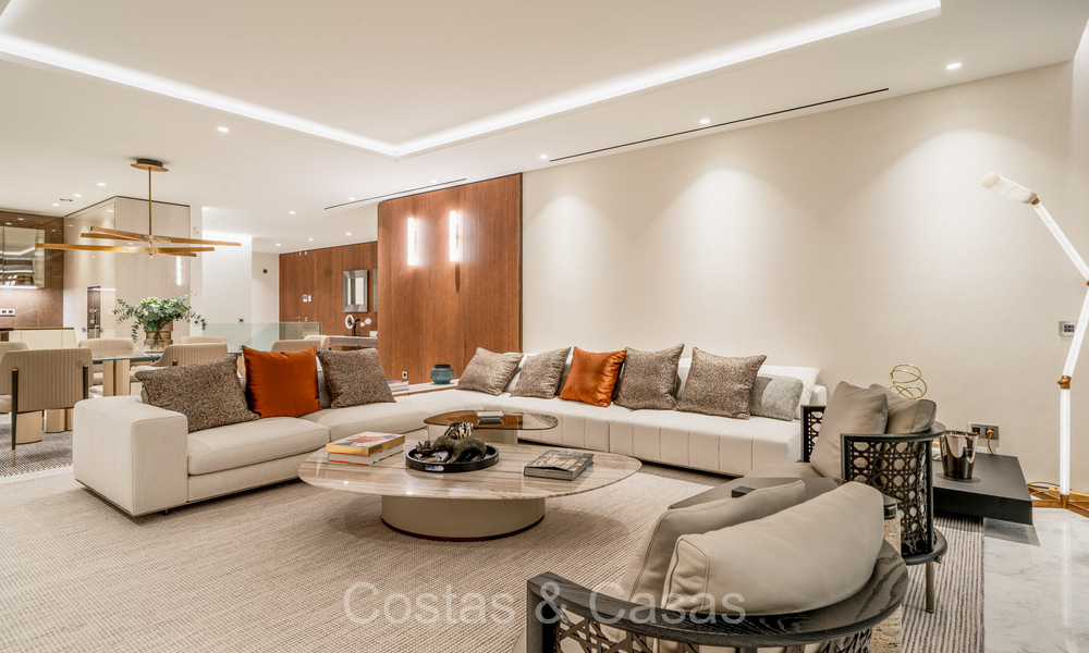 Move-in ready, prestigious duplex apartment for sale in a chic resort-style complex on Marbella’s Golden Mile 73861
